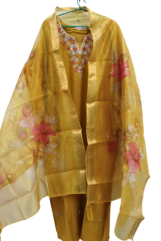 Sunehri Nazakat Women Festive Kurta Set | 3-piece