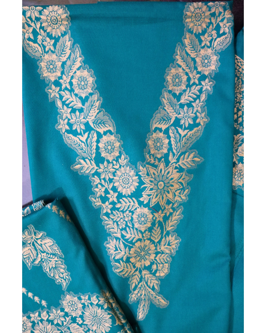 Monochromatic Woolen Unstitched 3-piece Woolen Suit